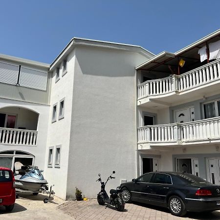 Villa Ajsa バール エクステリア 写真